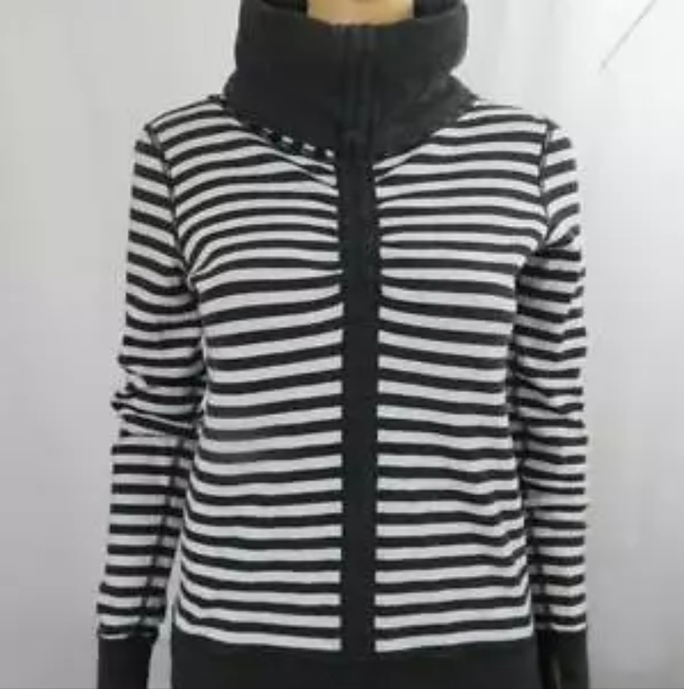 Lululemon Athletica Sweatshirt